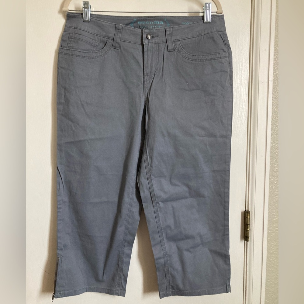 *Sonoma Modern Fit Size 8 Ankle Zipper Gray Capris #U